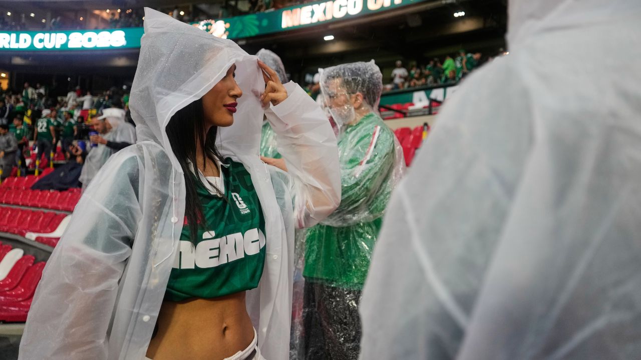 Mexico-Ecuador Round of 32 match delayed by weather