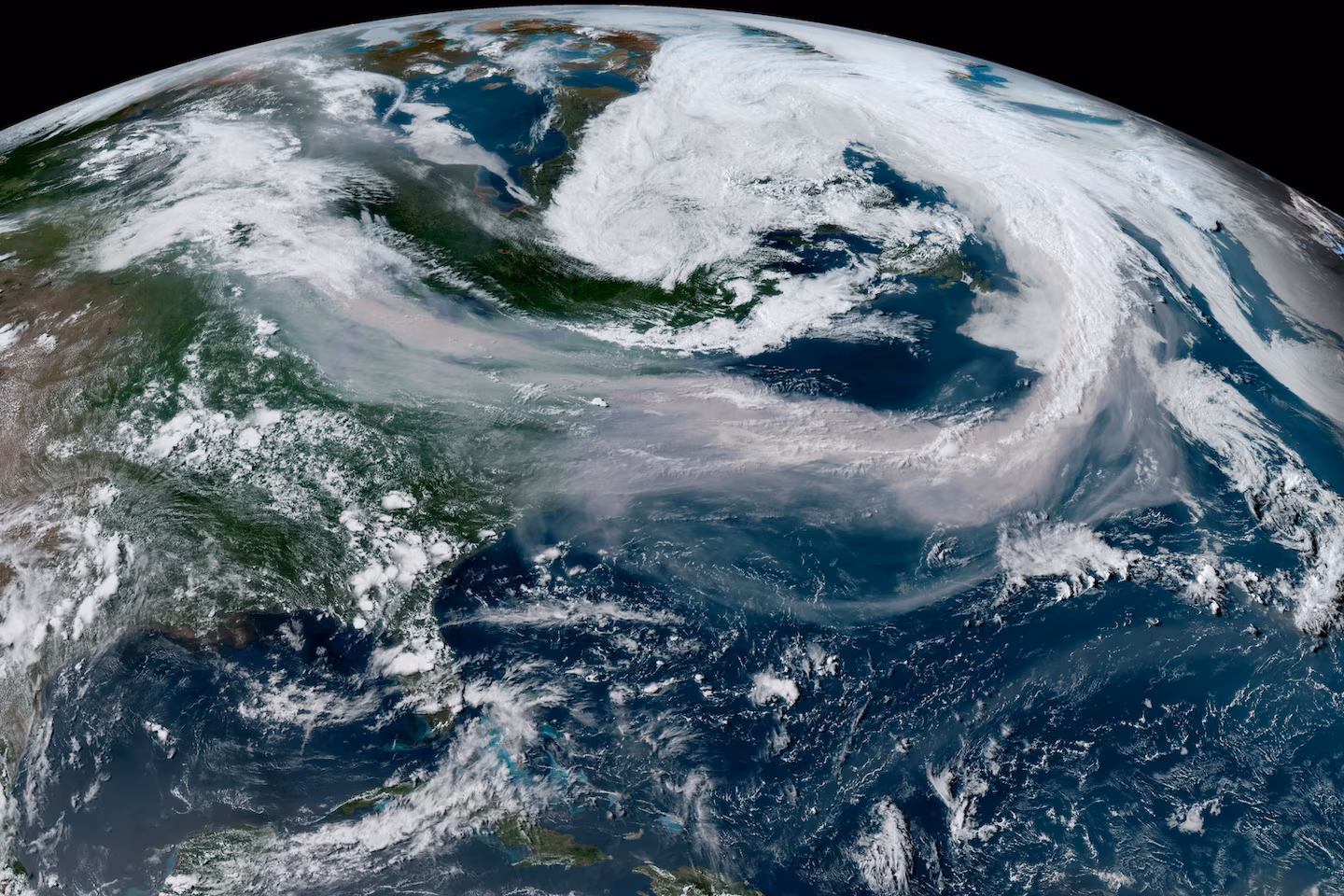 Wildfire smoke will linger and spread this weekend. See which cities are most affected.