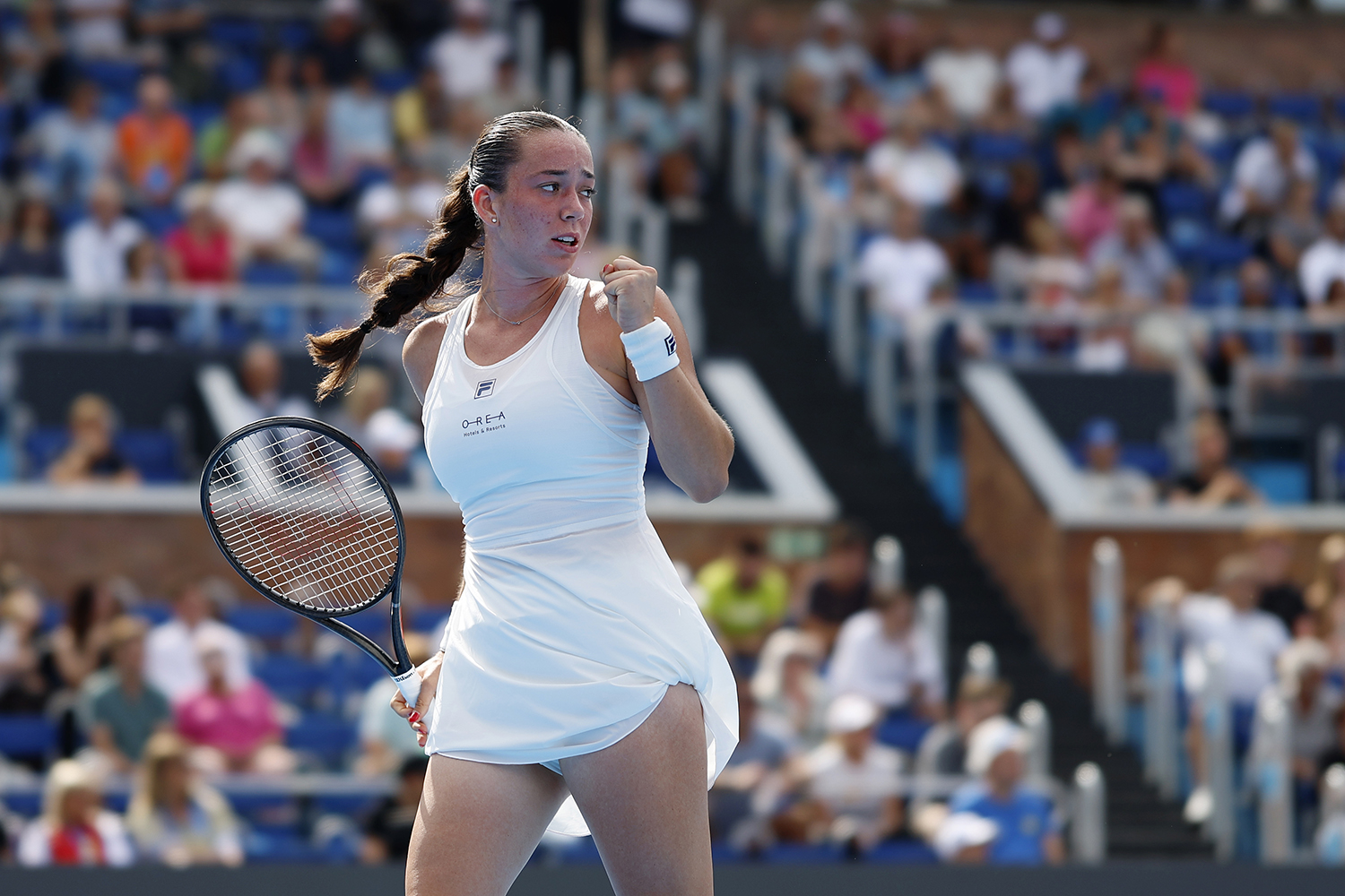 Valentova dethrones Bouzkova in Prague third-set tiebreak thriller
