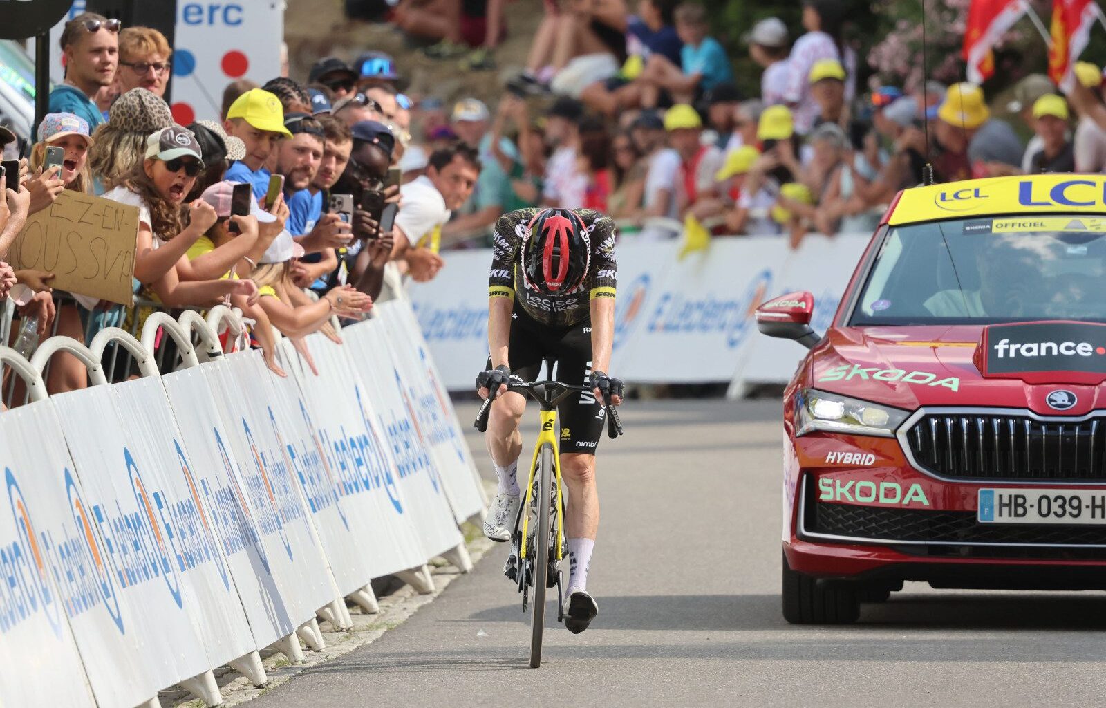 Visma gives Jonas Vingegaard medical update after brutal Tour crash