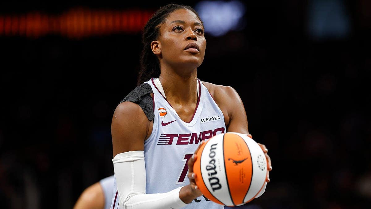 Temi Fagbenle shoots from the line during a game against the Atlanta Dream.