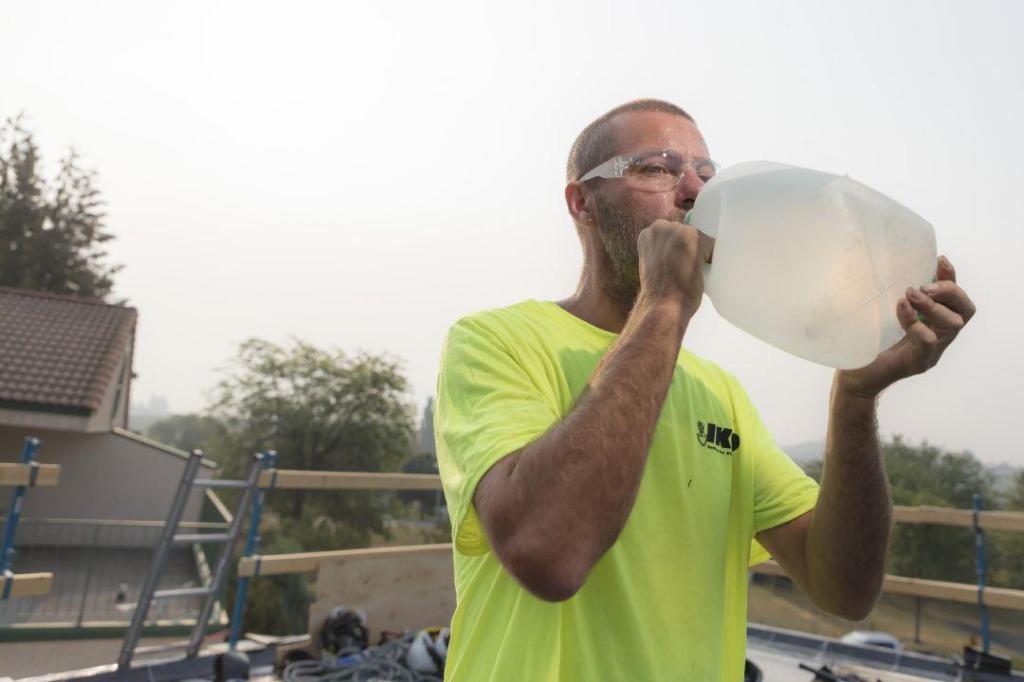 WorkSafeBC warns employers to protect workers from heat stress, heat stroke