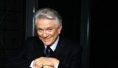 Canadian country star Tommy Hunter dead at 89