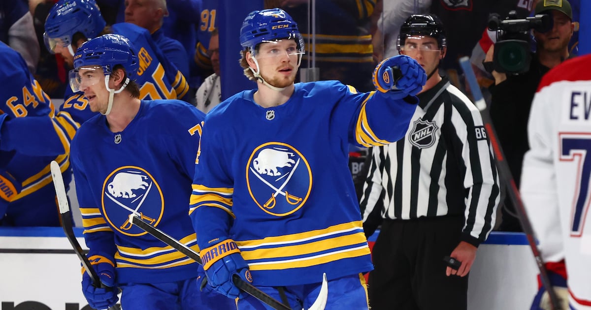 Chicago Blackhawks signing newly acquired D Bowen Byram to six-year, $75M extension