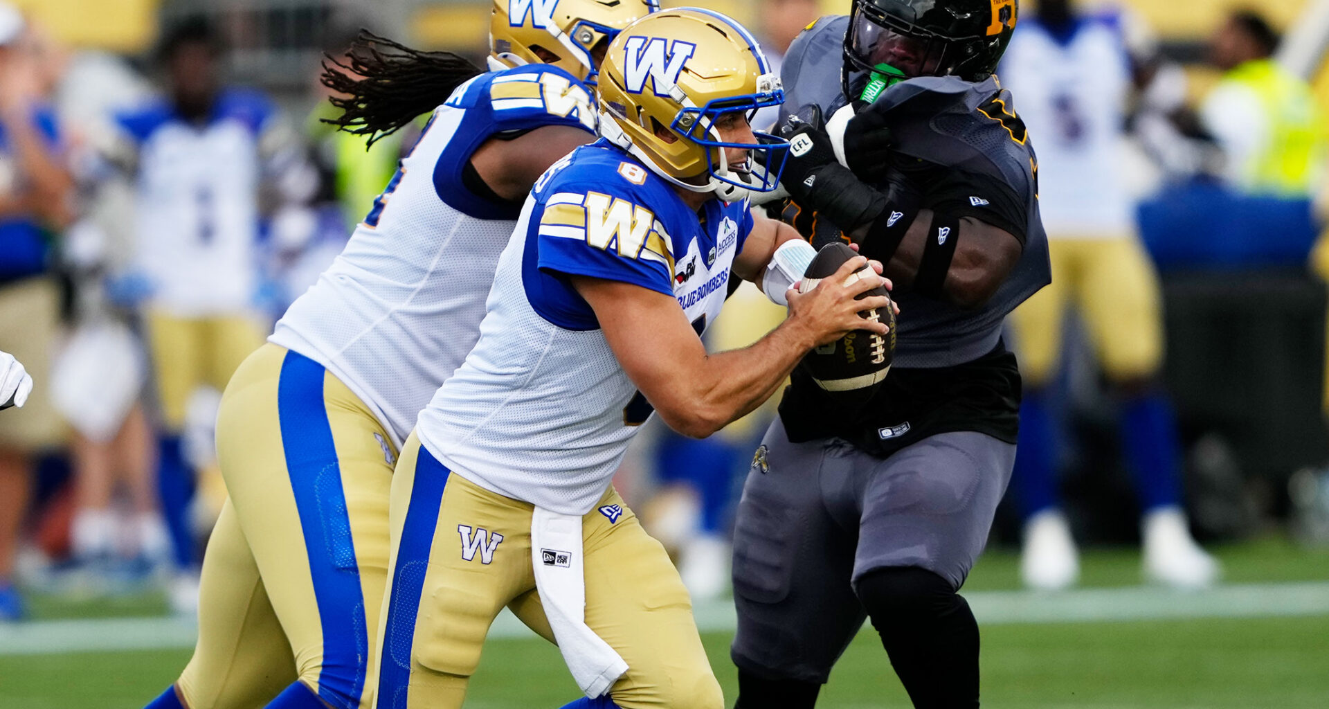 Zach Collaros, Bo Levi Mitchell leave game at Hamilton Stadium