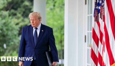 US judge voids Donald Trump's $1.8bn settlement with IRS that gave him immunity from tax audits - BBC