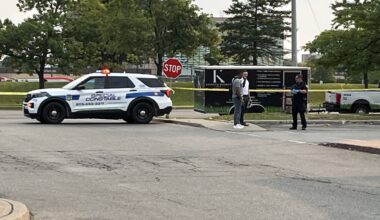 Man seriously injured in Brampton stabbing; suspect sought