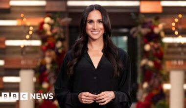 Meghan calls Prince Harry 'a charmer' during MasterChef Australia appearance - BBC