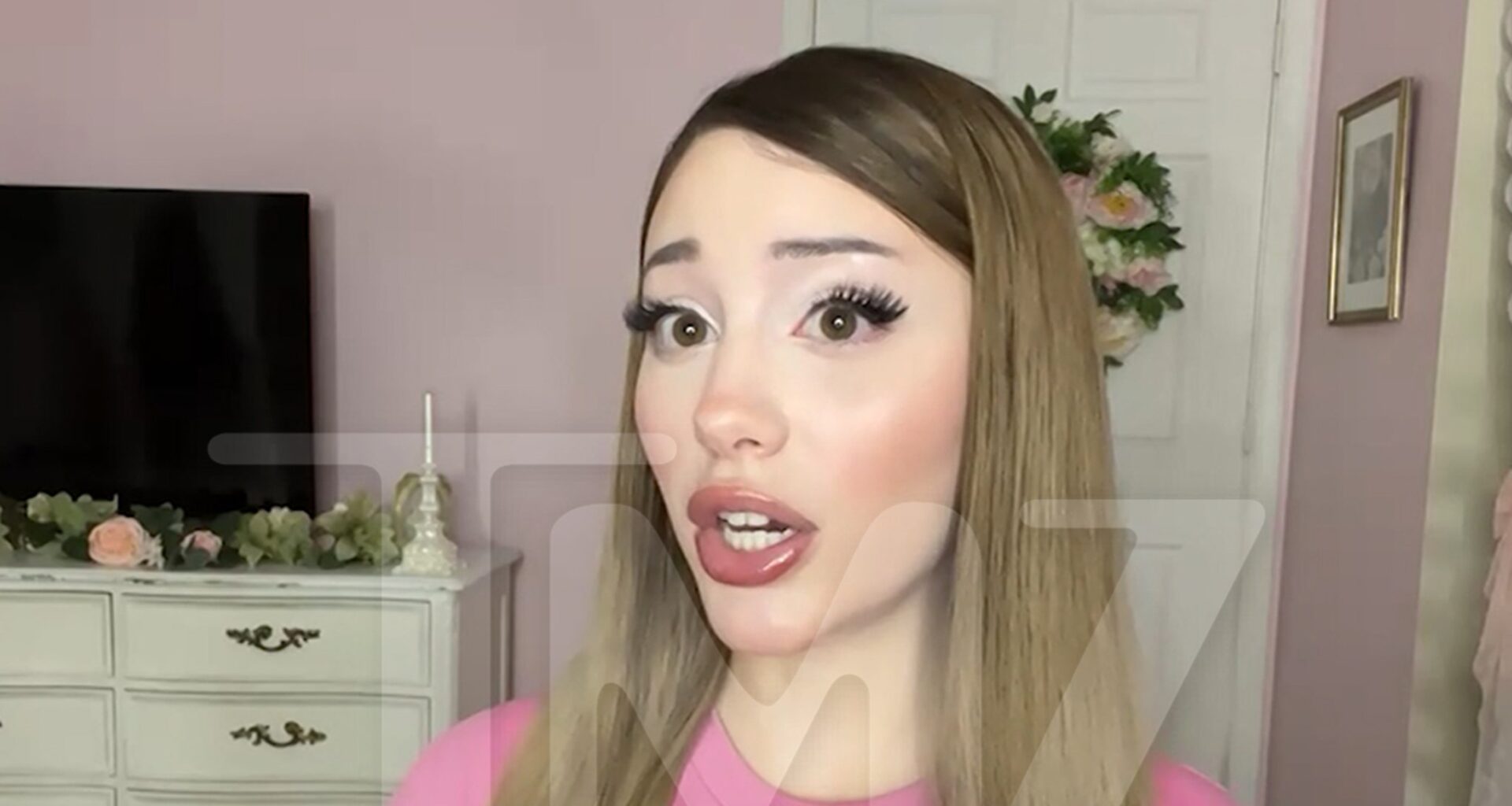 Ariana Grande Look-Alike Paige Niemann Says She Felt 'Misled' by Star's DM