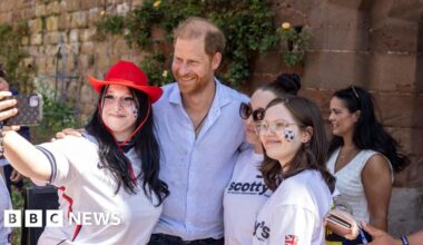 Prince Harry talks grief, stress and loss in final event of UK trip - BBC