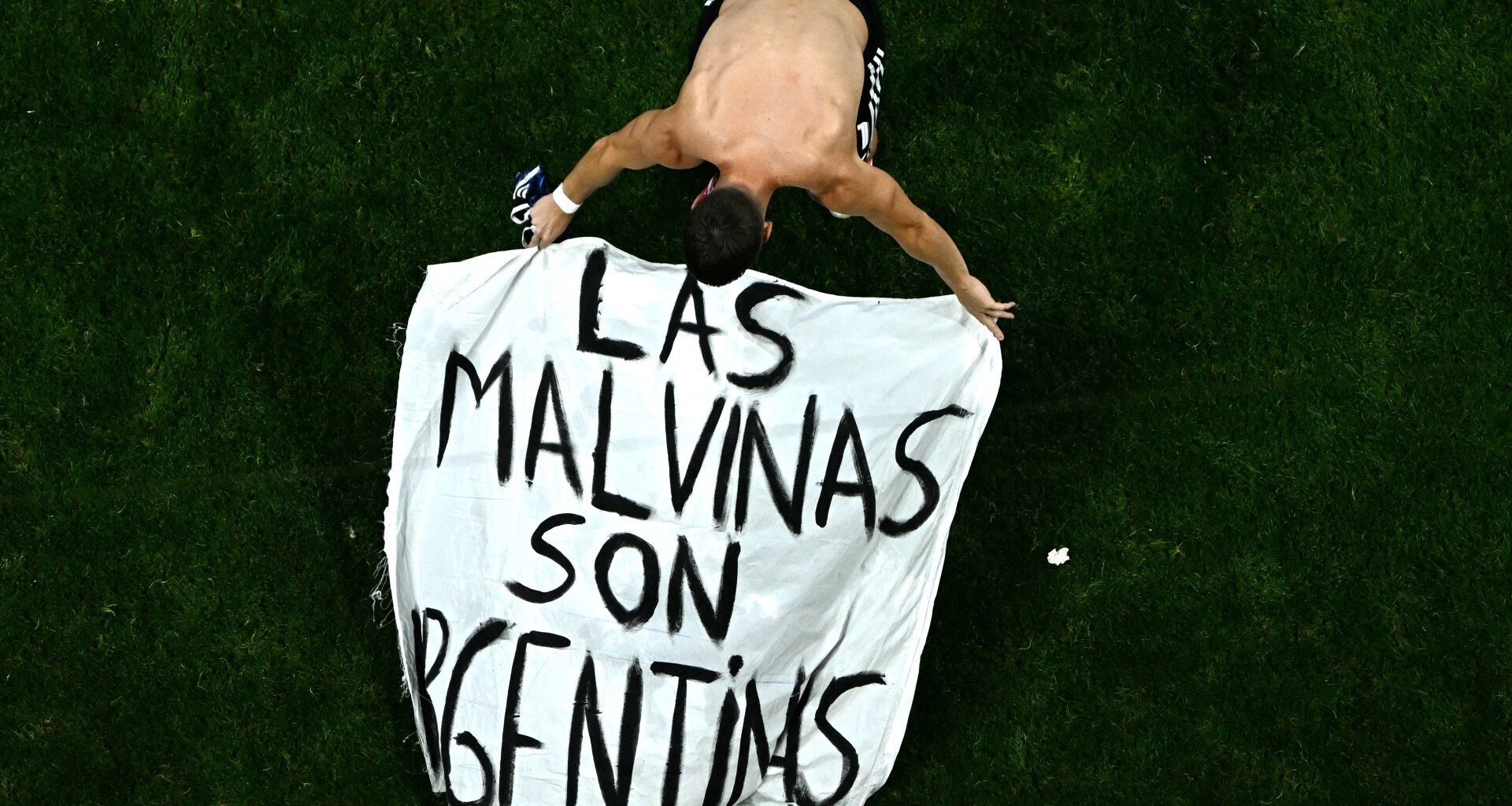 FIFA to probe Argentina’s Falklands banner display at World Cup semifinal | World Cup 2026 News