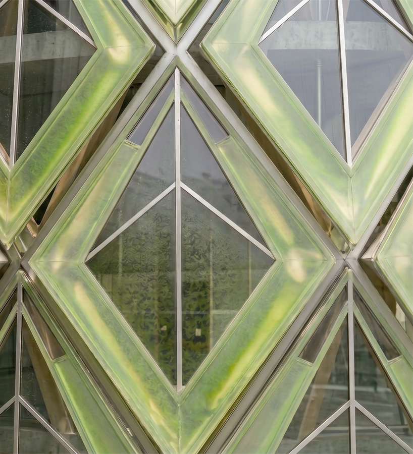rethinking the glass tower through a living skin that grows, shades, and generates energy - 4