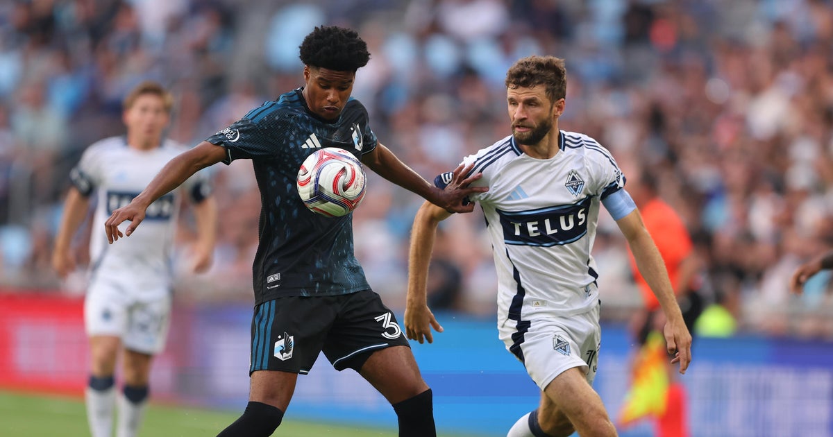 Minnesota United keeper Drake Callender duels Vancouver's Yohei Takaoka to 0-0 draw