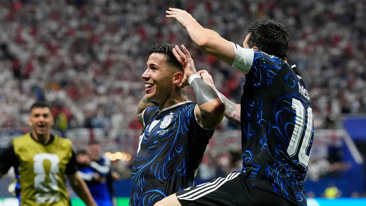 Argentina beats England, returns to World Cup final