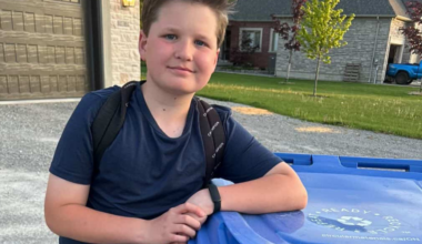 11-year-old is cleaning neighbours bins for $10 as teens are hit with the worst summer jobs market