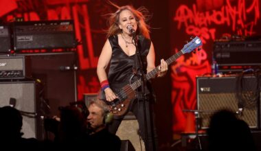 L7’s Jennifer Finch Dies Days After Health Issues Revealed