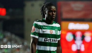 Geovany Quenda walking on the pitch while playing for Sporting