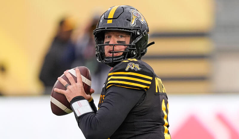 Hamilton Tiger-Cats quarterback Bo Levi Mitchell (19).