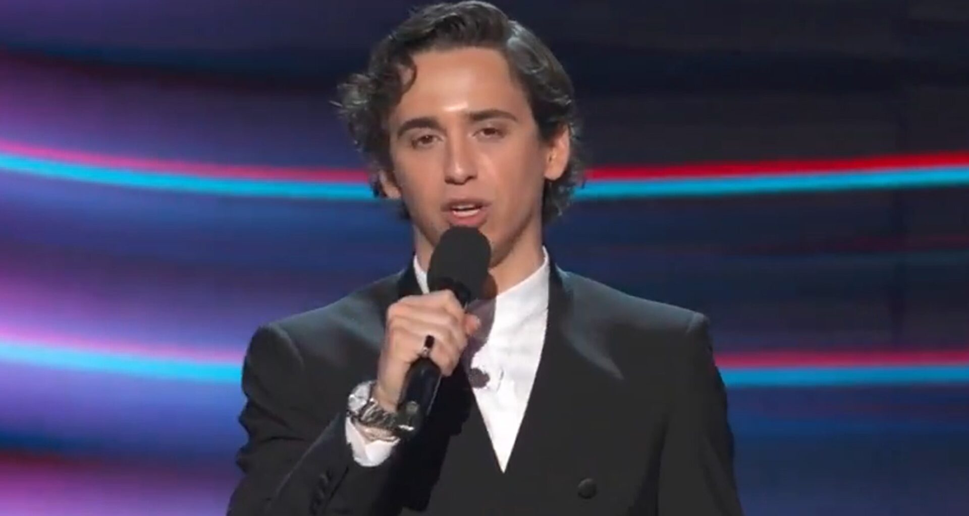 Marcello Hernández Cracks Tiger Woods DUI, Belichick Age Gap Jokes At ESPYs