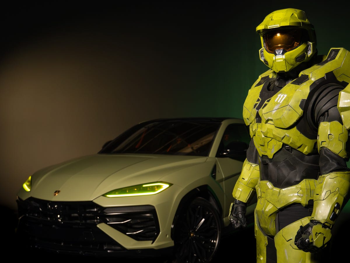 Master Chief Has a Lamborghini Urus SE, but 'Halo' Fans Can Only Drive It in 'Forza Horizon 6'