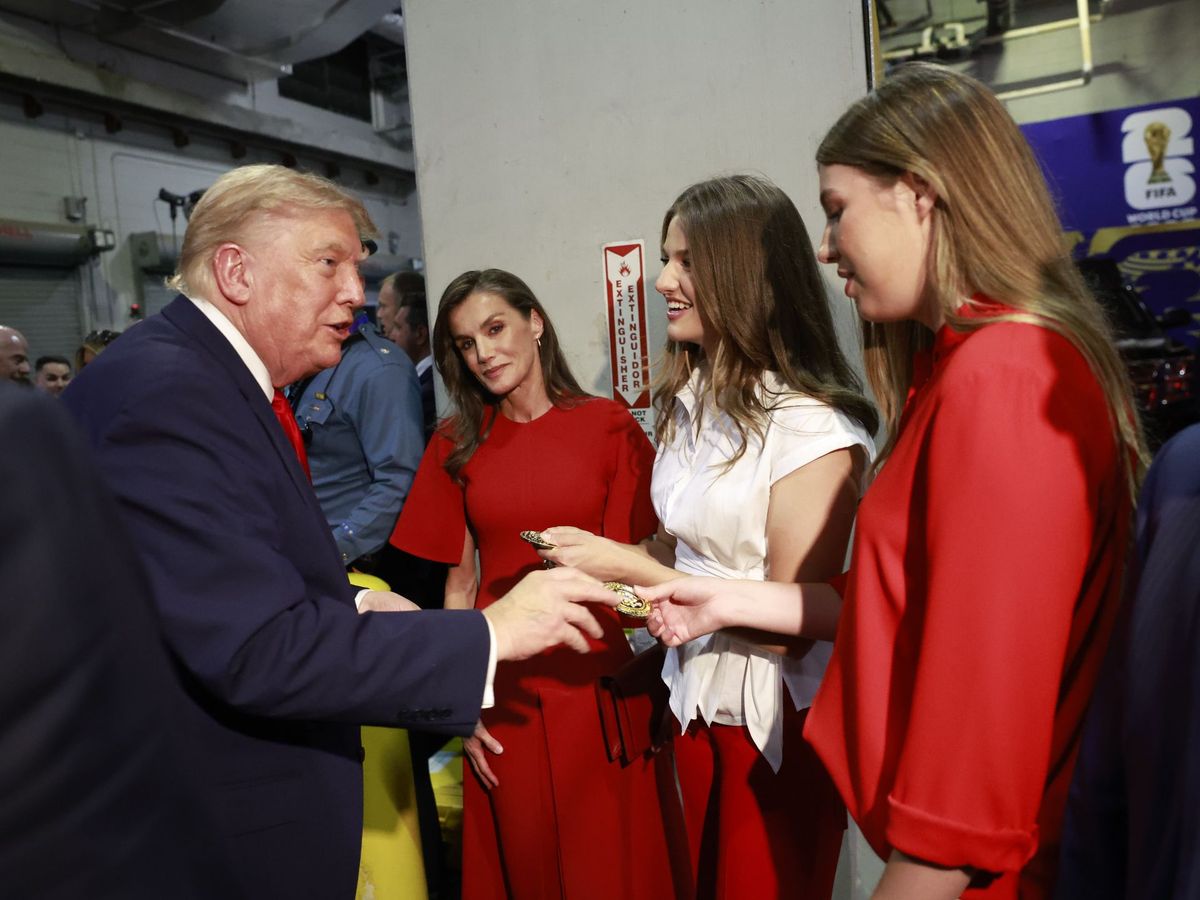 Donald and Melania Trump's private meeting with King Felipe and Queen Letizia after Spain's World Cup victory [Photos]