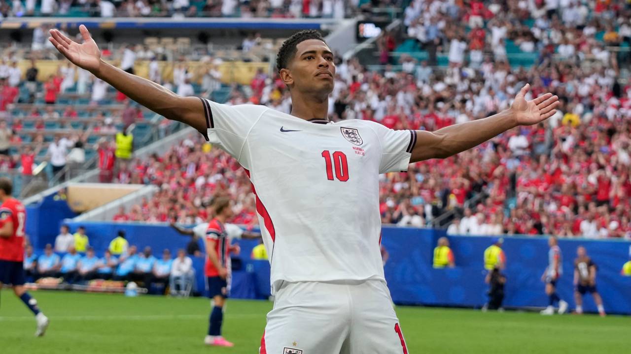 Bellingham's brace sends England to World Cup semifinals