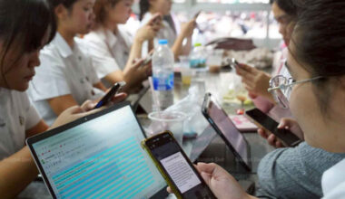 Bangkok Post - Fighting the phone addiction scourge