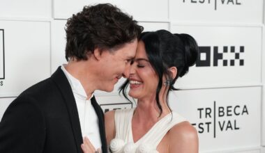 Justin Trudeau applies sunscreen to Katy Perry’s chest during South of France yacht day