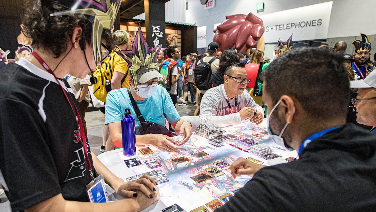 Card Shop Shuts Down Yu-Gi-Oh Tournaments Because of Smelly Players