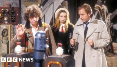 Doctor Who actor Tom Chadbon dies aged 80 - BBC