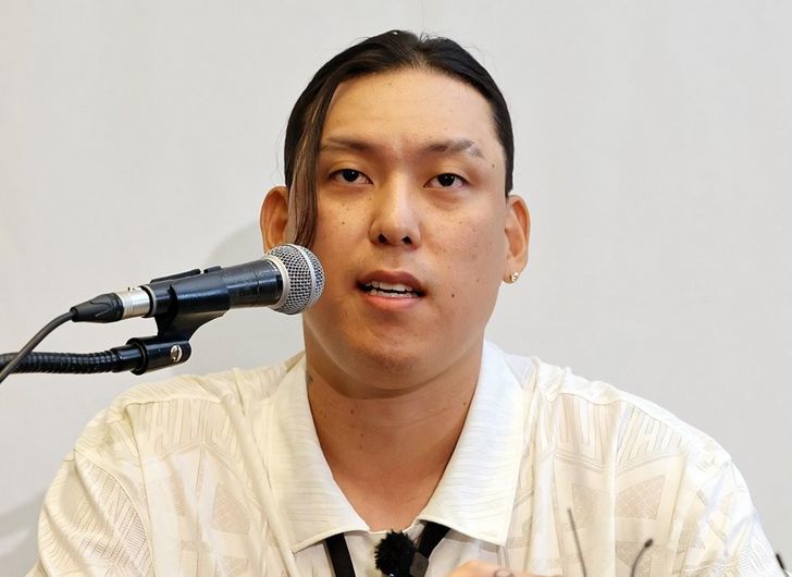 Korean basketball player Choi Jun-yong speaks at a press conference in Seoul, Wednesday, announcing his bid to reach the National Basketball Association in the United States. Yonhap
