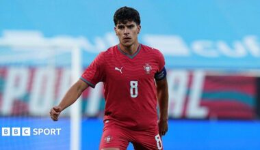 Mateus Fernandes in action for Portugal