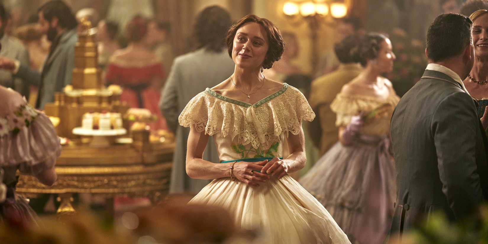 Daisy Head as Elizabeth van Lew in The Gray House