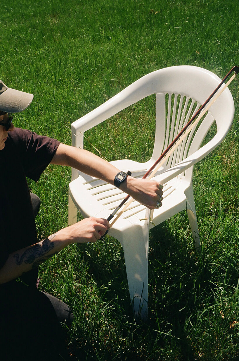 dan ortiz leizman adds strings to the monobloc chair, turning it into a playable instrument - 3