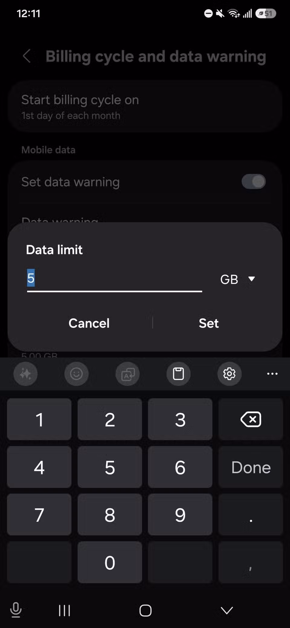 Setting a numerical value for your data limit with the cancel and set options with the number pad displayed