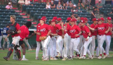 Dawgs power past Mississauga to reach Morneau Cup final - OkotoksOnline.com