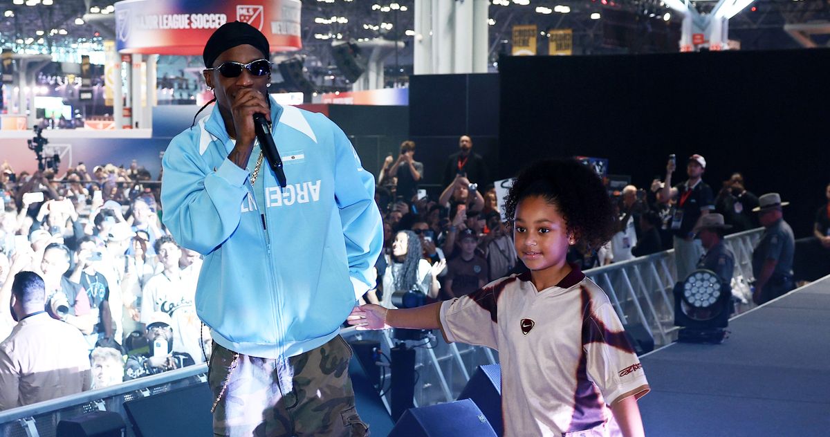 Stormi Performed With Travis Scott at Fanatics Fest