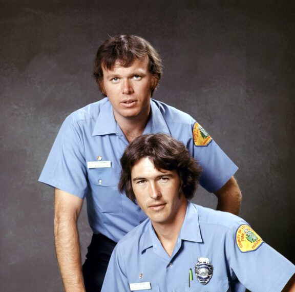 Kevin Tighe and Randolph Mantooth in Emergency
