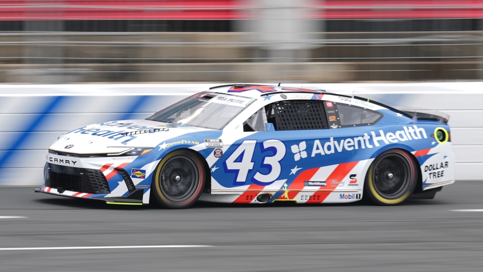 Erik Jones entangled in fierce fight at NASCAR's Chase bubble