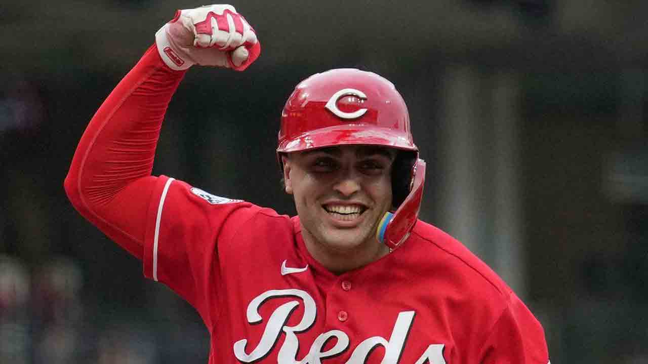 Reds become first team to homer 4 times in an inning this season