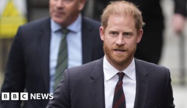 Prince Harry to stay at Buckingham Palace for part of UK trip, his spokesperson says - BBC