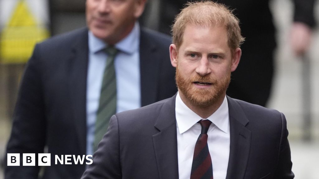 Prince Harry to stay at Buckingham Palace for part of UK trip, his spokesperson says - BBC