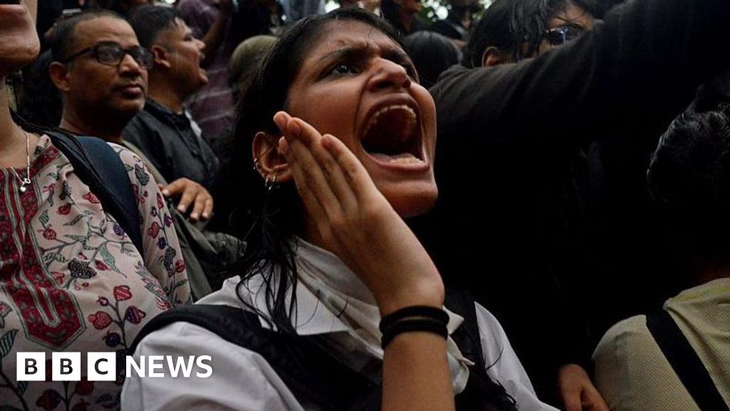India activist ends hunger strike after 26 days - BBC