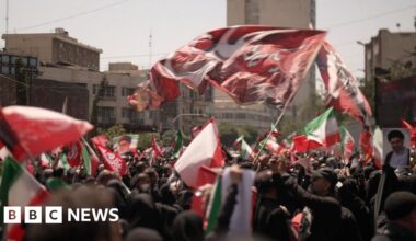 Resistance and revenge - Iran wanted to send a message with its farewell to Khamenei - BBC