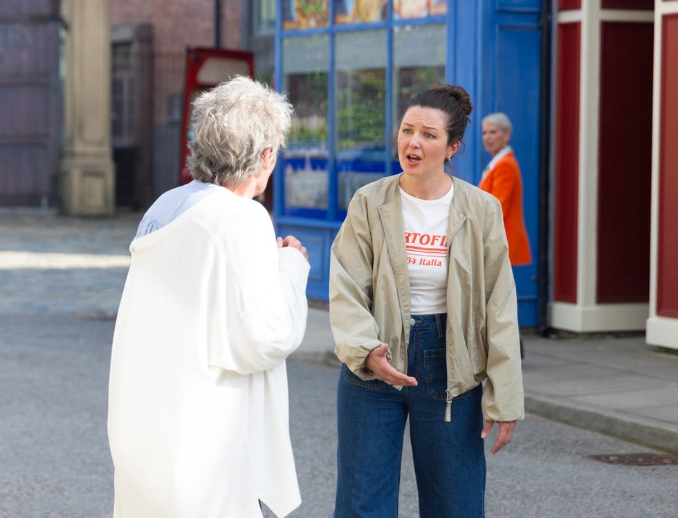 Debbie Webster, Sadie, Sienna, Coronation Street debbie webster, sadie, sienna, coronation street