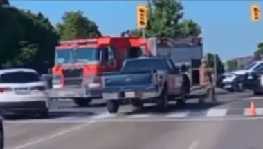 VIDEO: Firefighter nearly struck by driver at crash scene in Brampton