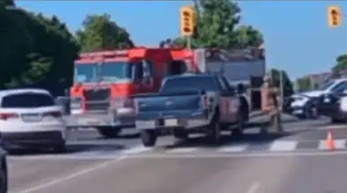 VIDEO: Firefighter nearly struck by driver at crash scene in Brampton