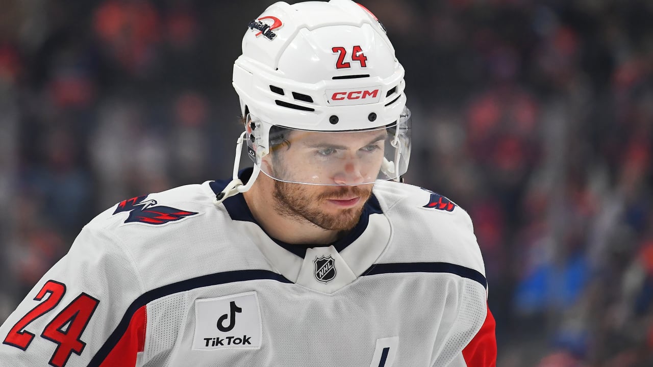 McMichael signs 6-year, $40.5 million contract with Blues