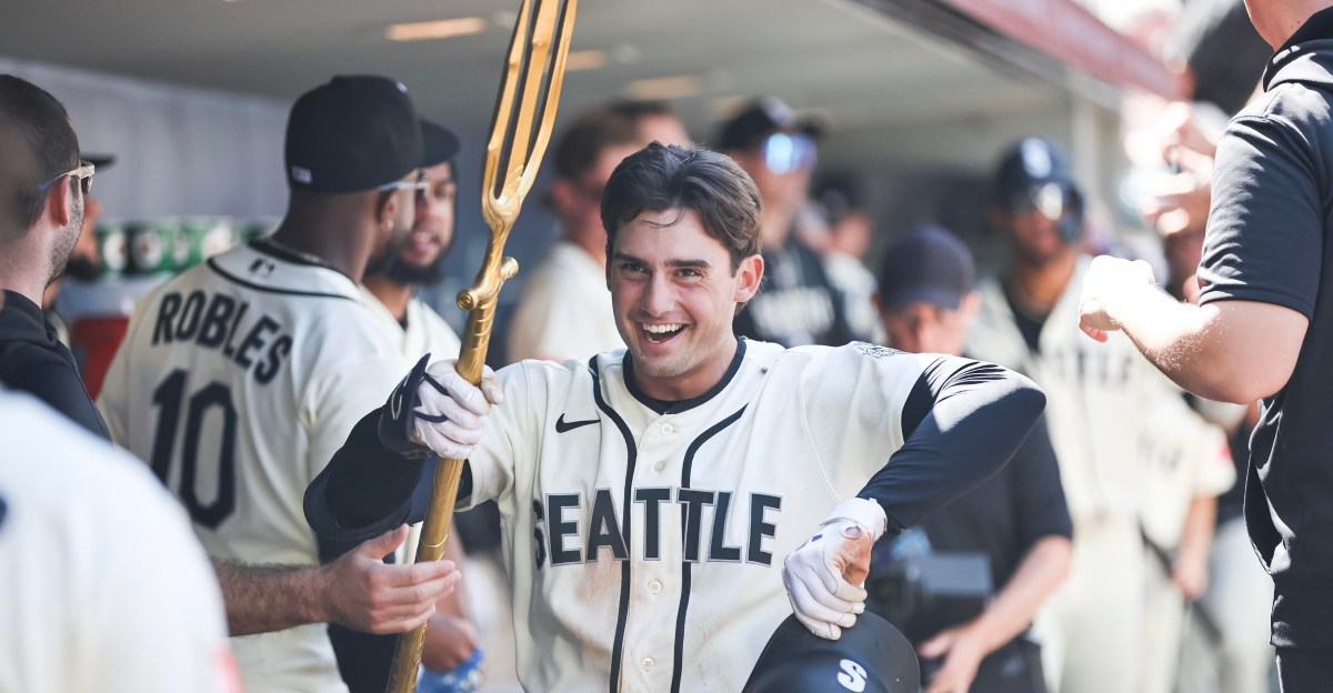 Mariners carve out niche, win 6-3 over Giants