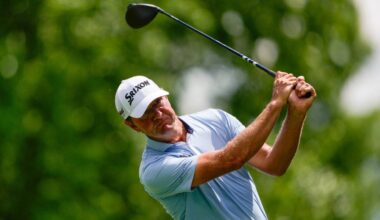Lucas Glover builds two-shot lead in John Deere Classic